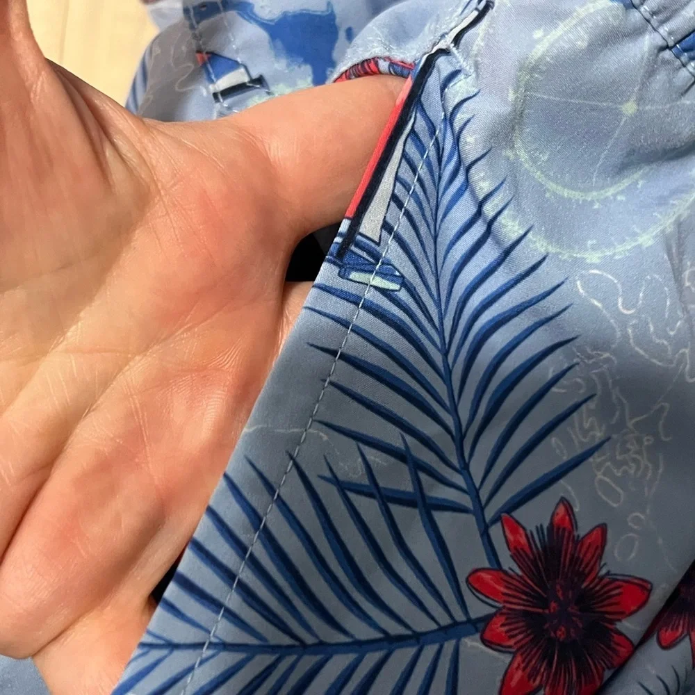 Vineyard Vines Swim Trunks Men's XS Sailboat Print Pockets